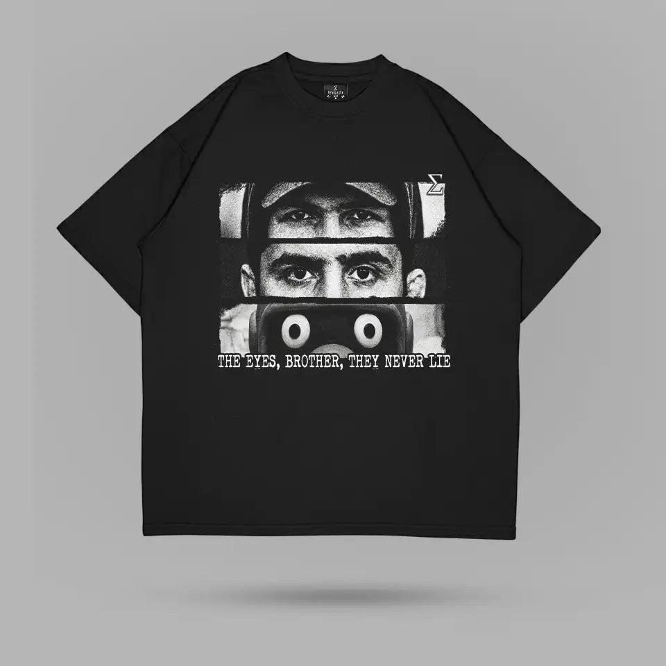 Dagestan x Nihilist Penguin Eyes Tshirt – ön görünüm